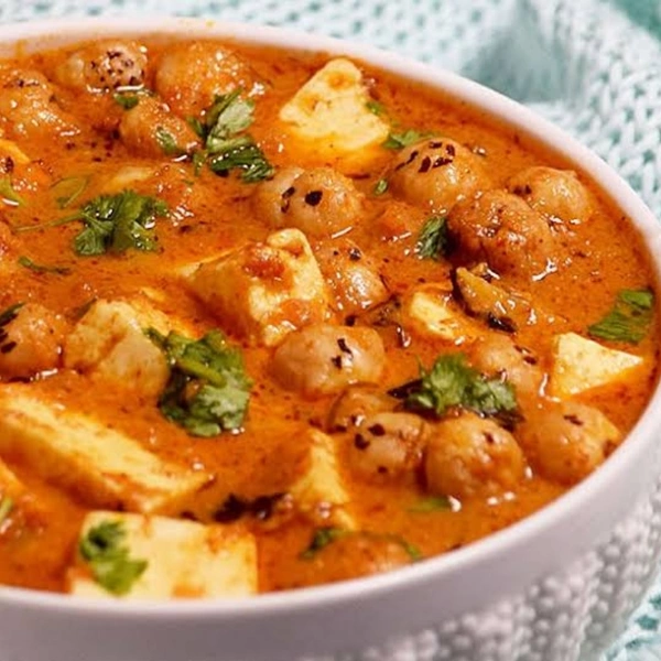 Lazeez Paneer
