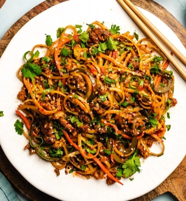 Chilli Garlic Noodles Chicken