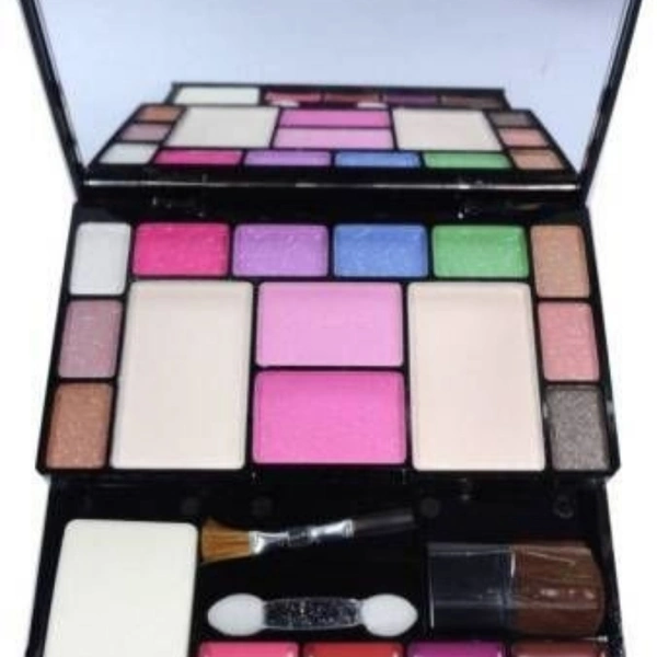 Makeup kit - 