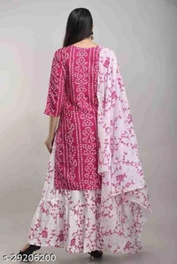 Kashvi Attractive Women Kurta Sets - M