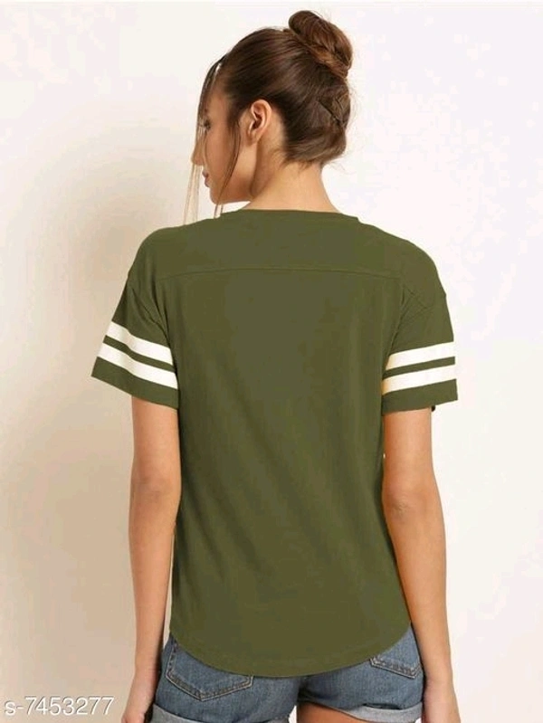 Trendy Women's T-shirt - S