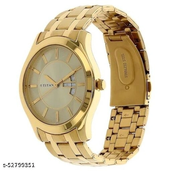 Titan 1627YM01 analog watch for men