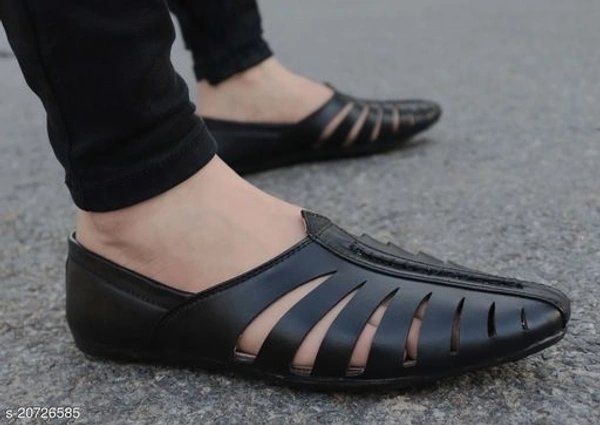 Unique Men's Black Flipflops - 9