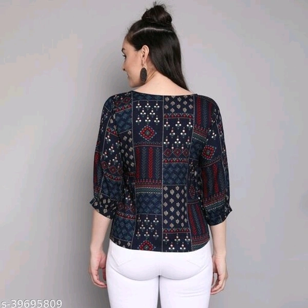 Women's foil printed rayon top - L