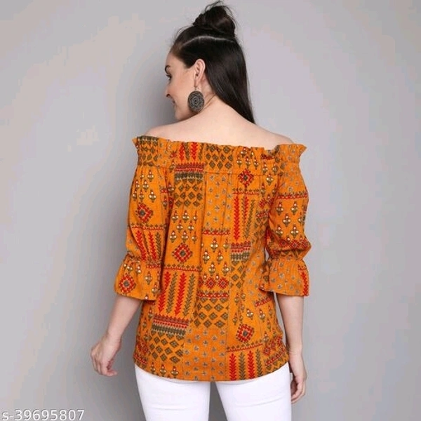 Women's foil printed rayon top - L