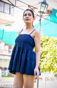 Pretty Fabulous Women Tops & Tunics - L