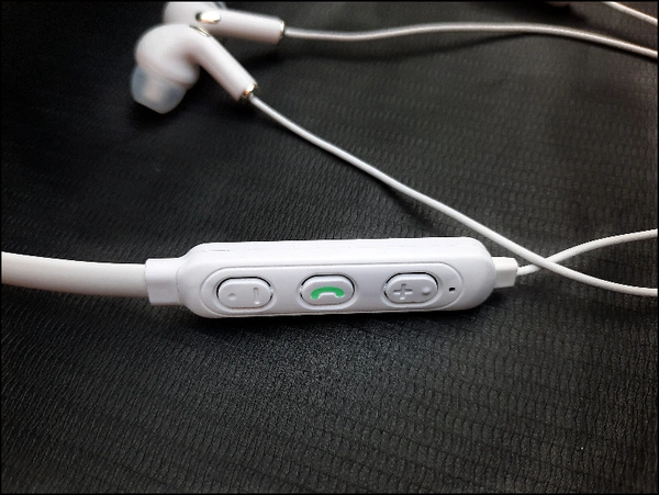 AirPods Pro 4 Wireless 2  Earphones , Bass Boost with ASAP Charge, Up to 30H Playback Bluetooth v5.0 (White) 