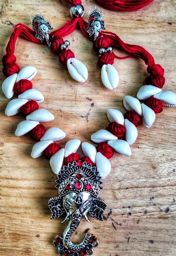 Rishmita Collections Rishmita Ganesh Chowri Neckset