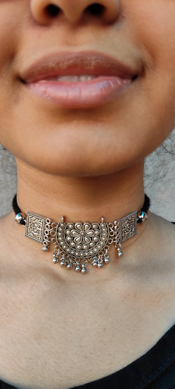 Rishmita Collection Sivler Neck Choker