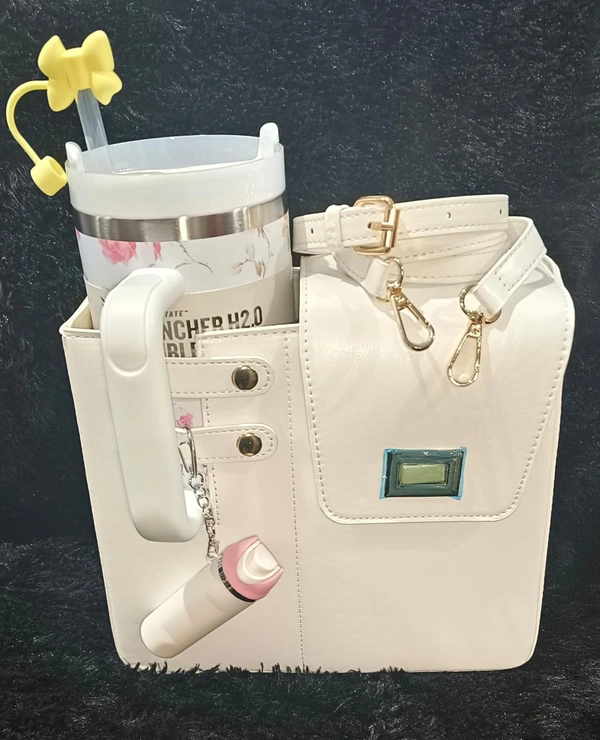 New hc premium stanley combo 1 stanley bag 1 stanley floral sipper 1 keychain 1 straw stopper Color of bag n stanley will remain same, rest two items based on availability