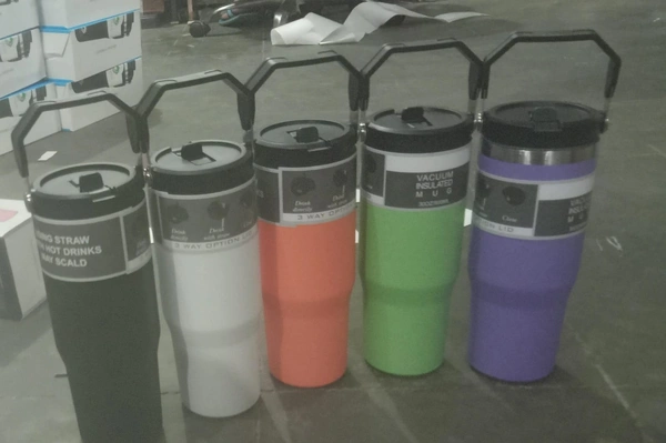 Oasis tumbler 890 ml Color random only