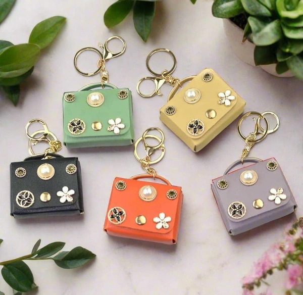 Mini purse keychain - random colors