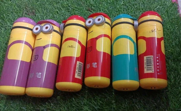 Minion pencil box with 12 sketchpens