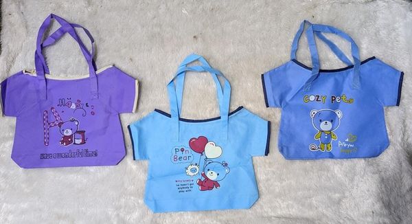 Cute non woven bags with zip in amazing designs in bigger size