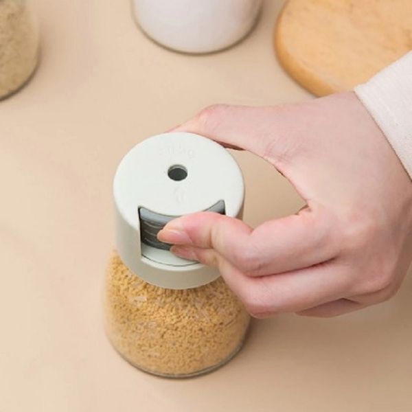 Quantitative 5g salt shaker seasoning jar tool pepper spice glass dispenser press bottle design precise control moisture proof