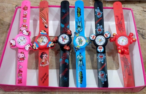New slapband watch with spinner