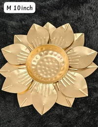 Metal urli size 10 inches.All real pics shared Material iron with brass coated
