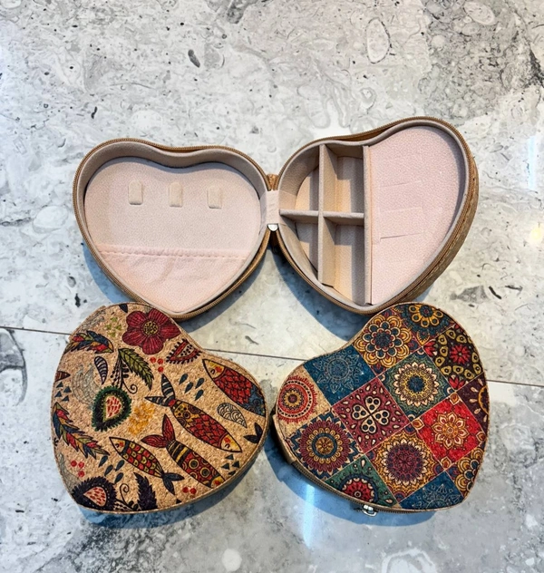 Heart shaped jewelry box 