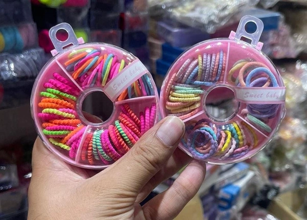 Donut shape hair accessories box