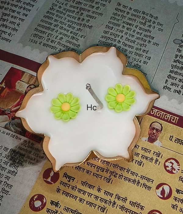Set of 5 decorated wax urli (3/4/5/6/7 inches) Combo.Design n color of add ons mai slightly vary