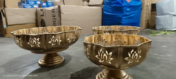 Metal lotus urli set of 3 8*6 inch 10*6.5 inch 12*7 inch.Real pic shared.Box packing