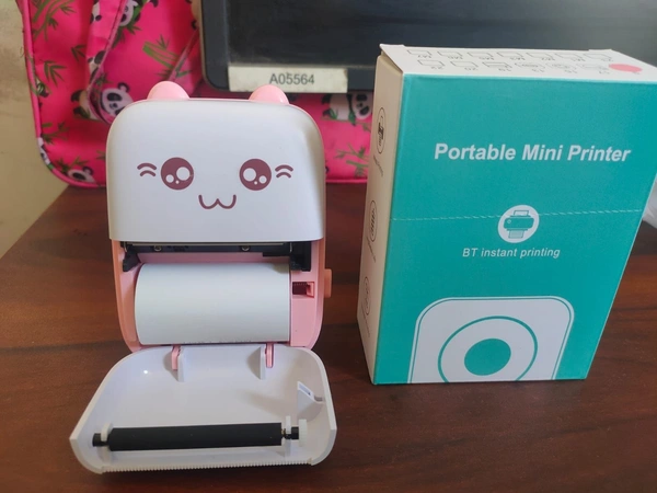 Portable Inkless MINI Wirelessly BT 203dpi Photo Label Memo Printing With USB Cable  Box Packing   Color random only  1 roll comes free with the printer