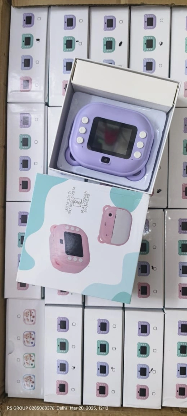 Print camera with one free roll, click n print