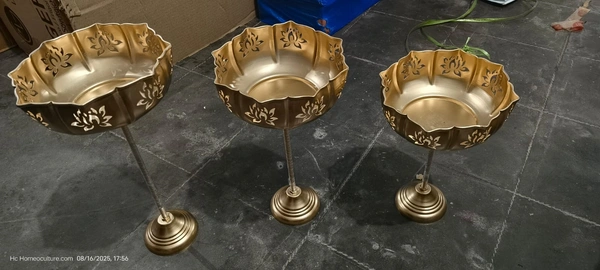 Lotus urli with stand set of 3 Bowl size 8 inches Height 16/14.5/12 inch.Real pic shared
