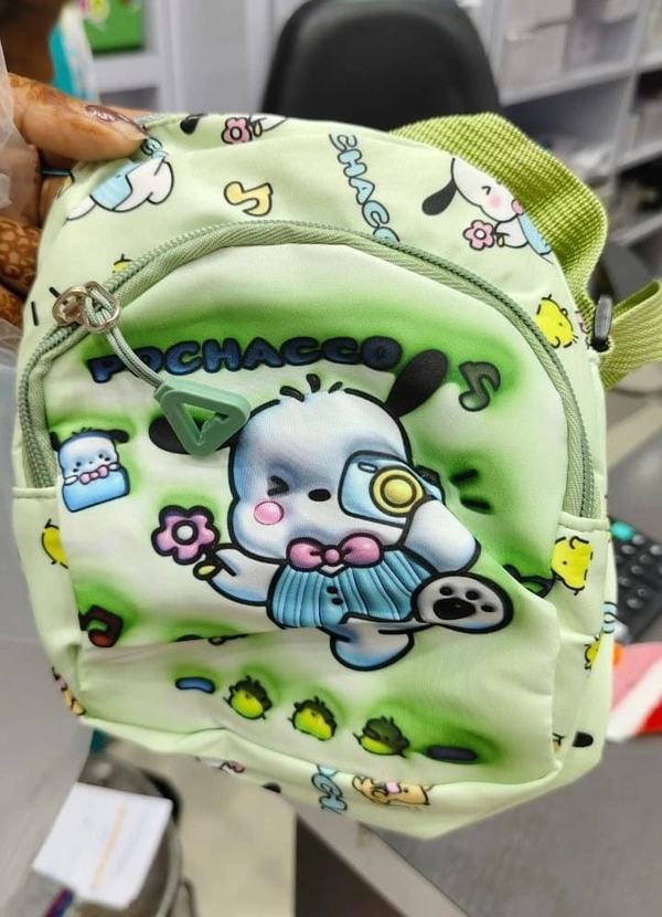Kuromi and freinds side bag ( 20 x 17 cm ). Color random only Real pic shared