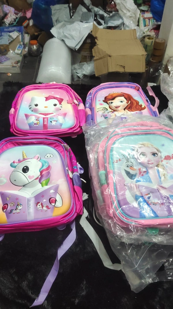 3 Pc Combo School bag 🎒  16 Inches 3 Zipper Schoolbag With 3d pencil Pouch & insulated Lunch Bag cum sling