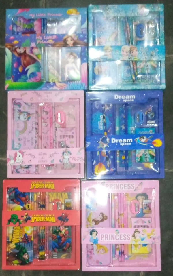 Stationery Gift Set  8015 Pencil Box Set for School,Stationery Gift set for Bots/Girls स्पाइडरमैन आर्ट मेटल पेंसिल बॉक्स  (1 का सेट, लाल)