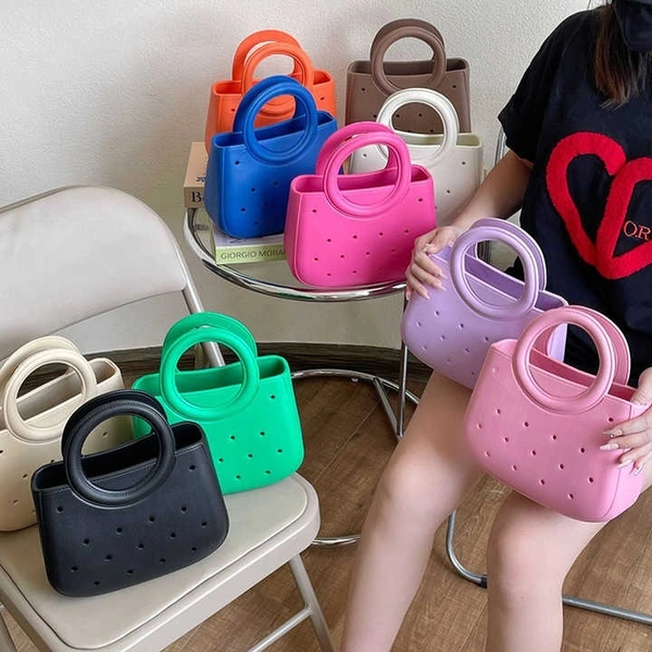Trendy Women Hand Bags 2025 Waterproof Storage Bucket Candy Color Ladies Rubber Silicone Handbag for Beach  8*7*4 inches