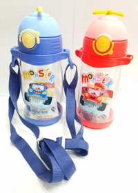 Food grade plastic 480 ml sipper bottle with box for kids. Colour random only