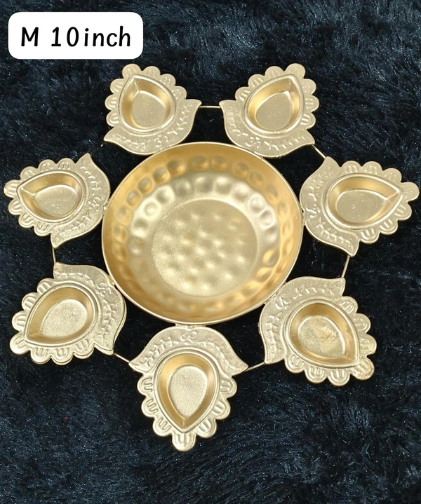 Metal urli size 10 inches.All real pics shared Material iron with brass coated