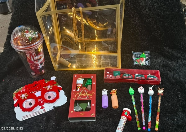 New hc Christmas hamper in a acrylic box