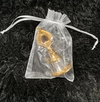 Mor pankh design metal bill for gifting in potli packing. Size 3 inches