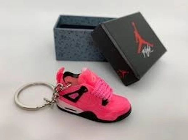 New arrival Classy premium Nike shoe keychain in box packing