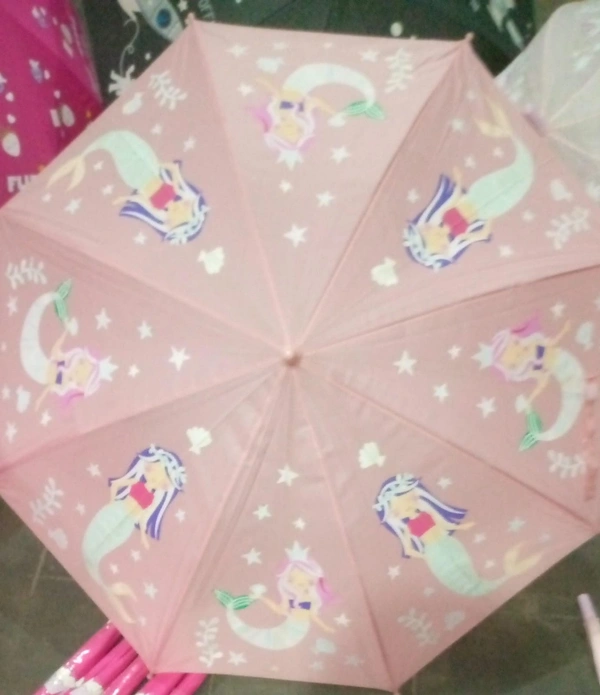 Color changing umbrella