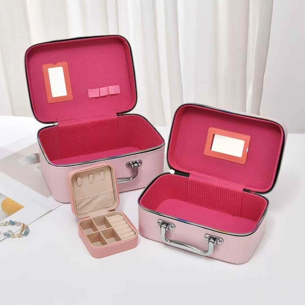 Premium quality set of 3 vanity case 6 designs available. Character choice available  - kitty
