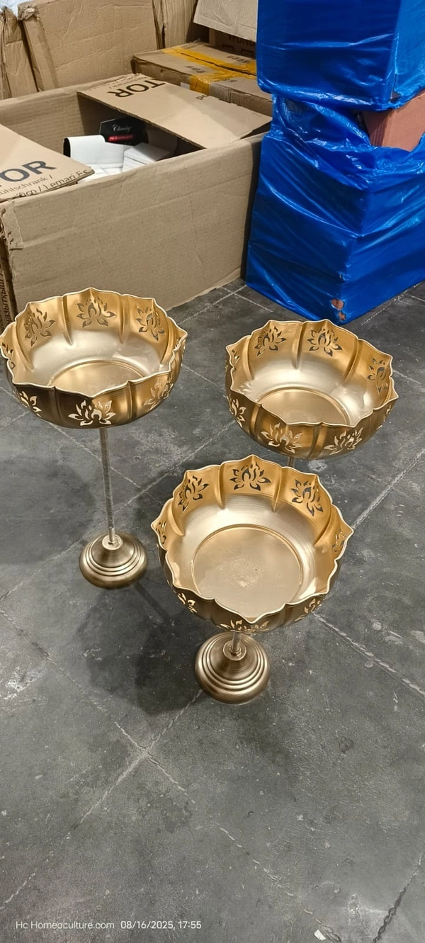 Lotus urli with stand set of 3 Bowl size 8 inches Height 16/14.5/12 inch.Real pic shared