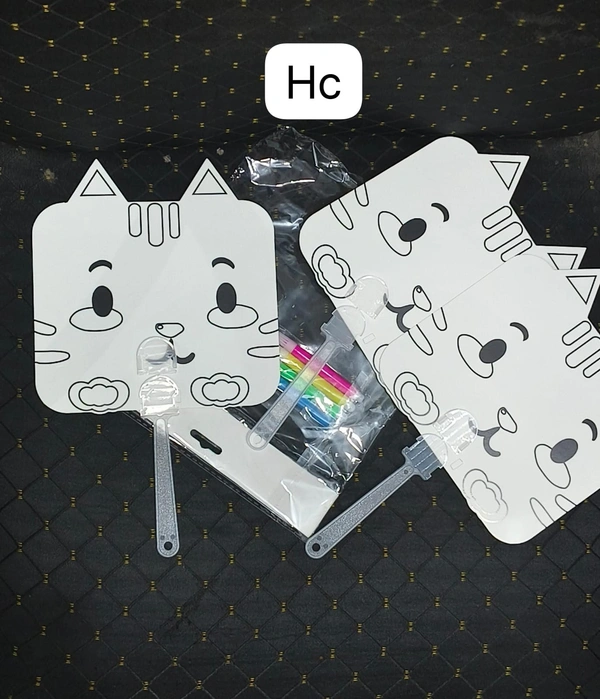 Contains 3 fan making things in each pkt with colors