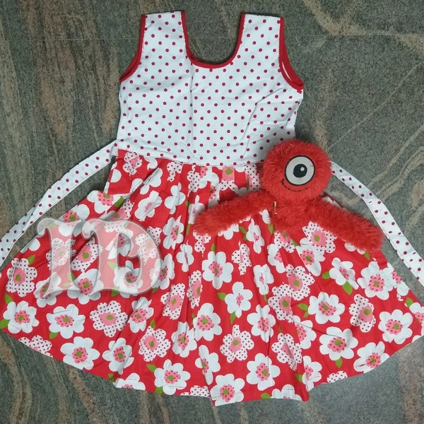 1045/ Red Export Poplin Frock - 7yr