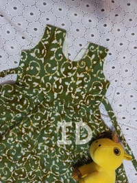 1230/green Batik Frock  - 4yr
