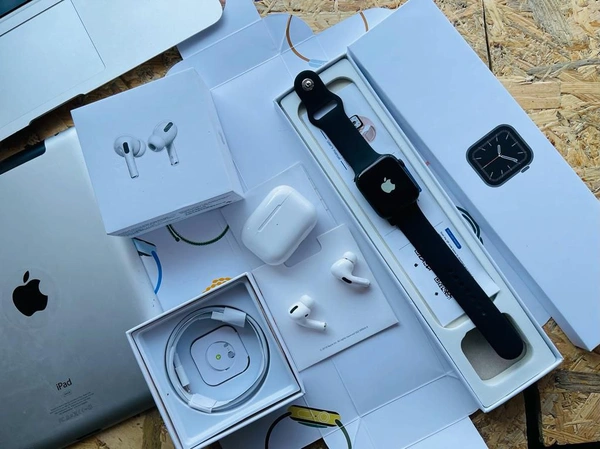 Series 7 Smart Watch With Airpds - Red
