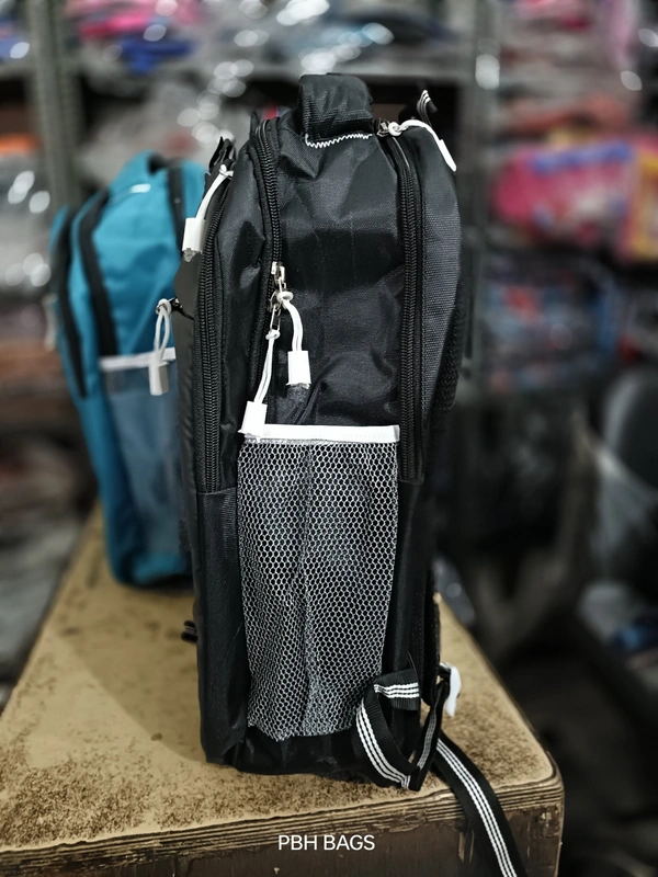 SKYBAGS PBH P095 SKYBAG 18*14*7 Lower Padded Backpack - 18*14*7, Cod Gray