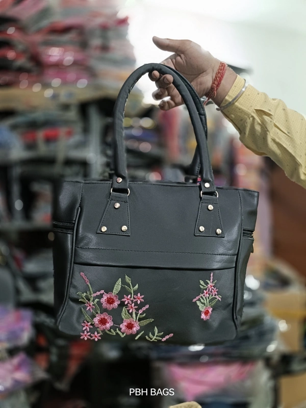 PBH P0126 12*10*6 LADIES PURSE - 12*10*6, Black