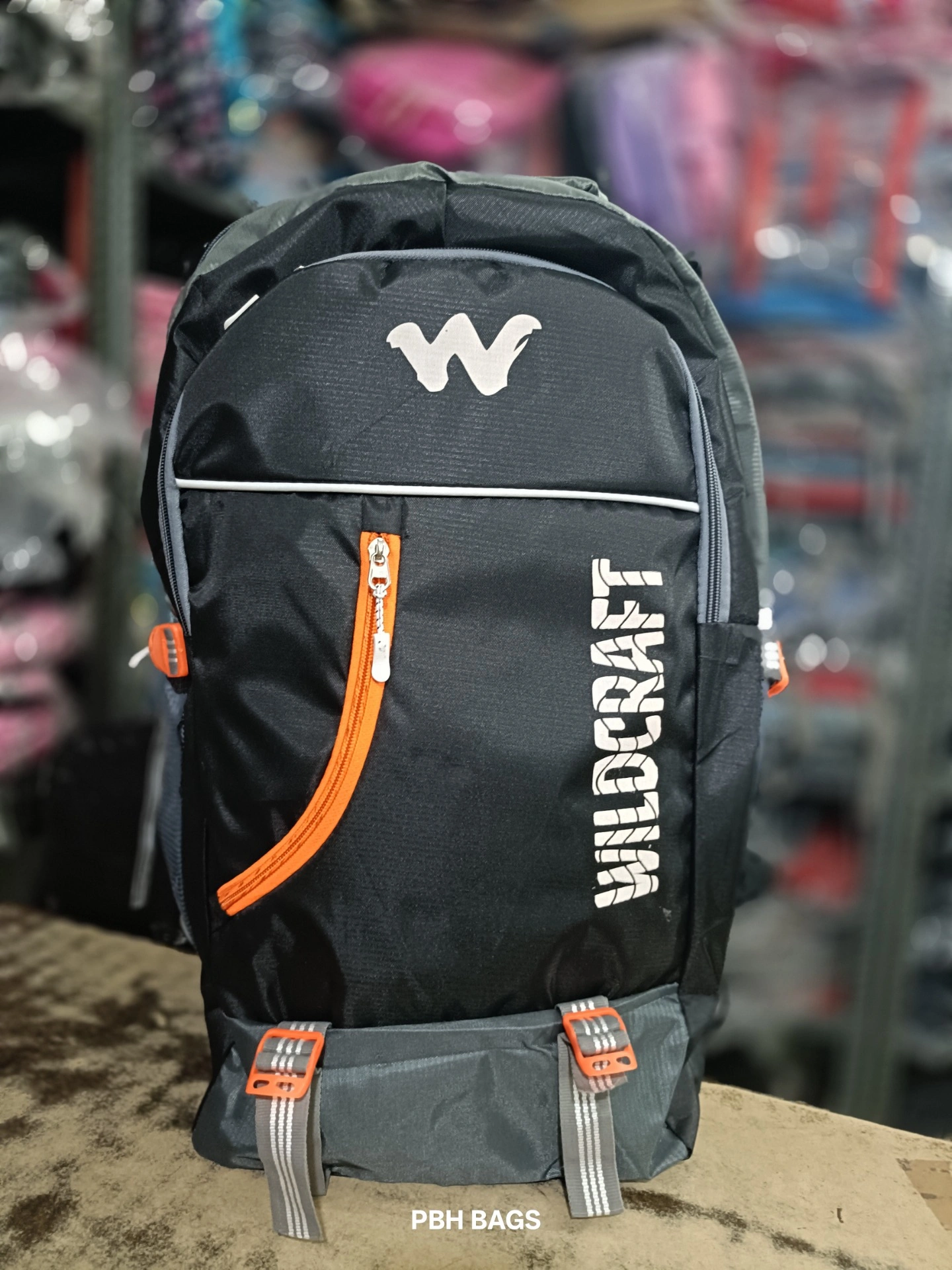 PBH P062 22*14*10 Multiple Zips 25 liters Padded Travel Backpack