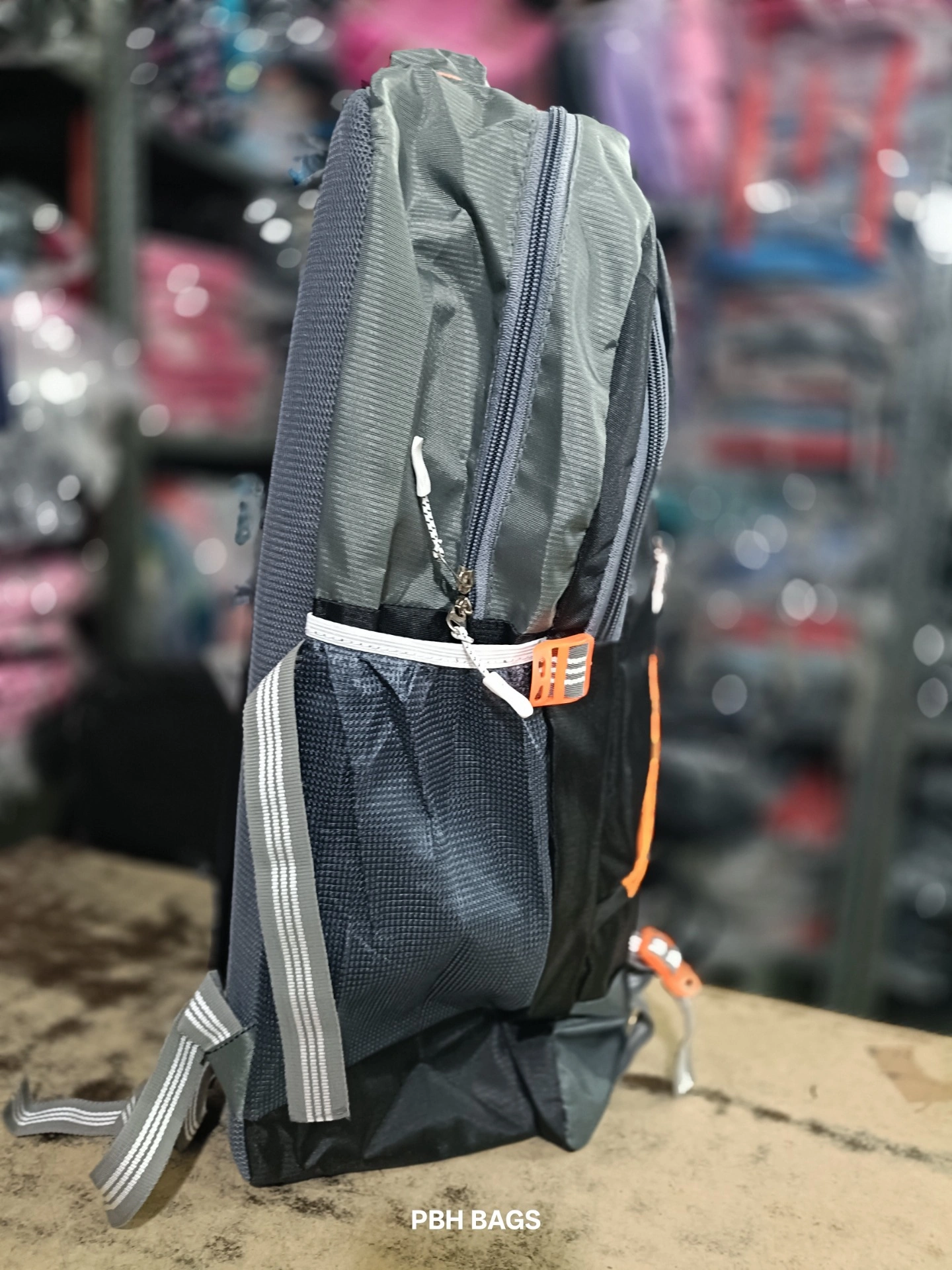 PBH P062 22*14*10 Multiple Zips 25 liters Padded Travel Backpack