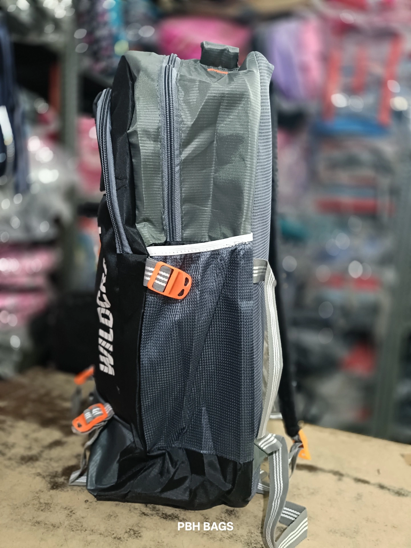 PBH P062 22*14*10 Multiple Zips 25 liters Padded Travel Backpack