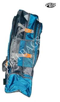 THE NORTH FACE PBH P060 Rusksacks 24*16*10 Multiple Zips 30 liters Padded Travel Backpack - 26*16*10, Spring Green